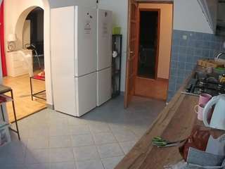 voyeurcam-julmodels-kitchen camsoda stream image
