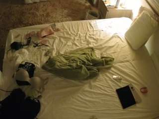 voyeurcam-julmodels-whitebed-3 camsoda stream image, 07.08.2025 18:00