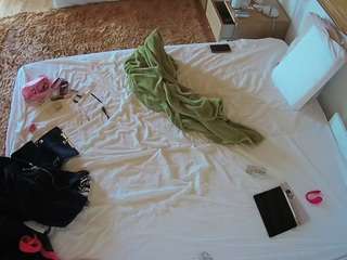 voyeurcam-julmodels-whitebed-3 camsoda stream image, 07.08.2025 18:00