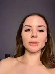 Alina_Vibe_Me stripchat stream image