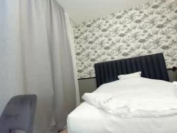 ehotlovea chaturbate stream image, 13.02.2025 23:20