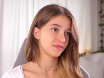 little_poetry chaturbate stream image, 14.08.2025 12:40