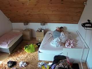 voyeurcam-julmodels-whitebed-2 camsoda stream image, 16.08.2025 18:30