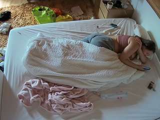 voyeurcam-julmodels-whitebed-3 camsoda stream image, 21.08.2025 14:20