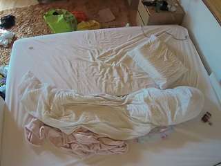 voyeurcam-julmodels-whitebed-3 camsoda stream image, 21.08.2025 14:20
