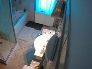 voyeurcam-julmodels-bath-2nd-2 camsoda stream image, 16.08.2025 18:30
