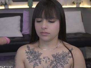 zoe-cruz21 camsoda stream image, 02.09.2025 12:00