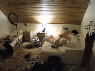 voyeurcam-julmodels-whitebed-2 camsoda stream image, 31.08.2025 10:30