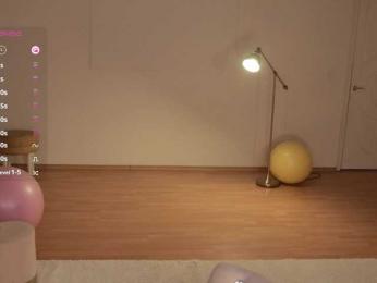 MissEssie bongacams stream image