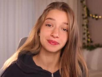 little_poetry chaturbate stream image