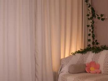 little_poetry chaturbate stream image