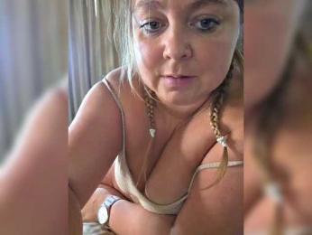 FLUFFY_BEAUTY bongacams stream image