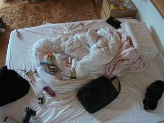 voyeurcam-julmodels-whitebed-3 camsoda stream image, 24.09.2025 23:10