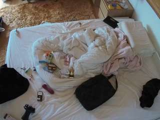 voyeurcam-julmodels-whitebed-3 camsoda stream image, 24.09.2025 23:10