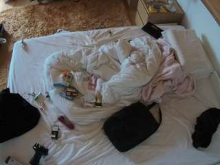 voyeurcam-julmodels-whitebed-3 camsoda stream image, 24.09.2025 23:10