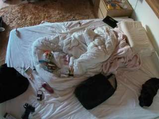 voyeurcam-julmodels-whitebed-3 camsoda stream image, 24.09.2025 23:10