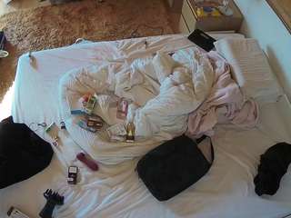 voyeurcam-julmodels-whitebed-3 camsoda stream image, 24.09.2025 23:10