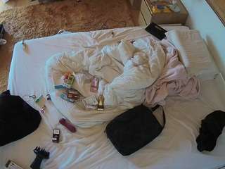 voyeurcam-julmodels-whitebed-3 camsoda stream image, 24.09.2025 23:10