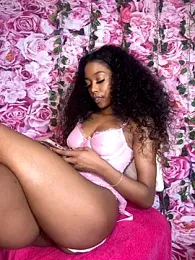 mismialove stripchat stream image, 08.10.2025 06:00
