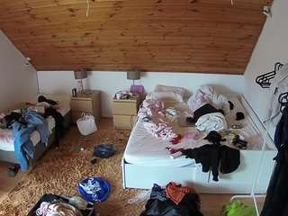 voyeurcam-julmodels-whitebed-2 camsoda stream image, 09.10.2025 18:00