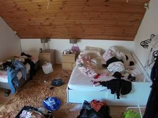 voyeurcam-julmodels-whitebed-2 camsoda stream image, 09.10.2025 18:00