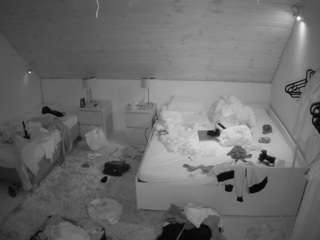 voyeurcam-julmodels-whitebed-2 camsoda stream image, 09.10.2025 18:00
