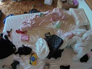 voyeurcam-julmodels-whitebed-3 camsoda stream image, 09.10.2025 18:00