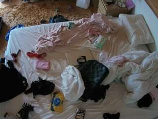 voyeurcam-julmodels-whitebed-3 camsoda stream image, 09.10.2025 18:00