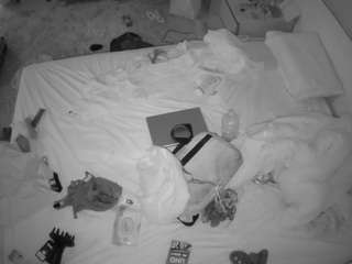 voyeurcam-julmodels-whitebed-3 camsoda stream image, 09.10.2025 18:00