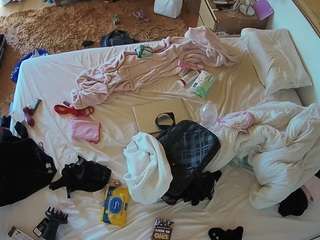 voyeurcam-julmodels-whitebed-3 camsoda stream image, 09.10.2025 18:00