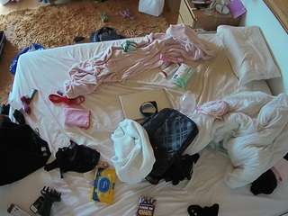 voyeurcam-julmodels-whitebed-3 camsoda stream image, 09.10.2025 18:00