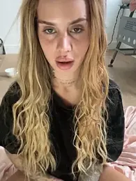 EmiliaCatalina stripchat stream image, 19.10.2025 19:00