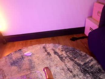 littlee33 chaturbate stream image