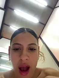 alana15 stripchat stream image, 23.10.2025 21:30