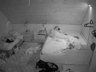 voyeurcam-julmodels-whitebed-2 camsoda stream image, 10.11.2025 22:00