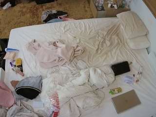 voyeurcam-julmodels-whitebed-3 camsoda stream image, 14.11.2025 19:30