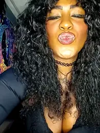 AmazonianMistress stripchat stream image