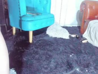 cuteanddesesperate chaturbate stream image