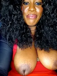 AmazonianMistress stripchat stream image