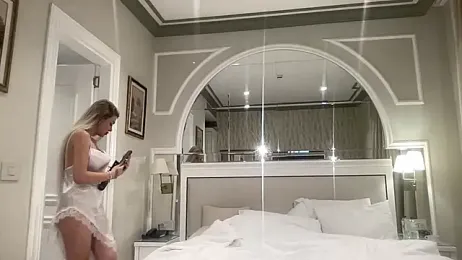 petitebeauty stripchat stream image