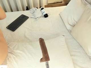 angie-roses camsoda stream image