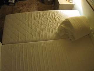 voyeurcam-julmodels-whitebed-3 camsoda stream image, 13.12.2025 15:00