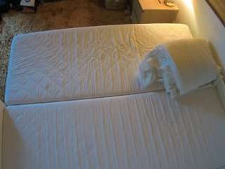 voyeurcam-julmodels-whitebed-3 camsoda stream image, 13.12.2025 15:00