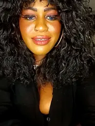 AmazonianMistress stripchat stream image