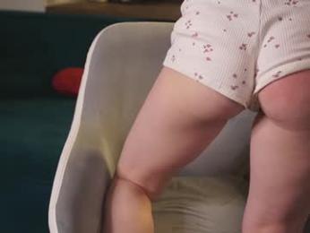 little_poetry chaturbate stream image