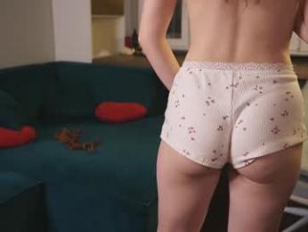 little_poetry chaturbate stream image