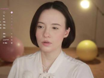 MissEssie bongacams stream image