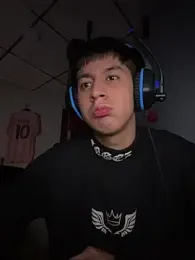 Stiven_017 stripchat stream image