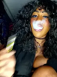 AmazonianMistress stripchat stream image