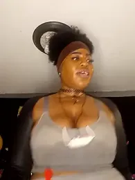 AmazonianMistress stripchat stream image